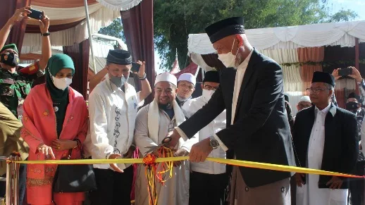 Resmikan Surau Baru Al-Ikhlas, Gubernur Sumbar Janjikan Hadiah Kepada Anak-Anak Yang Hafal Tafsir Al-quran