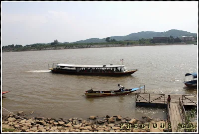 Berdiri Di Hujung LAOS 