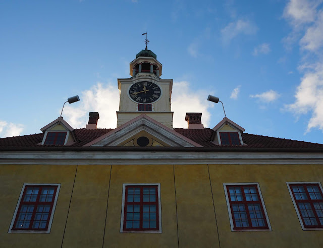 lingonberryhouse, joulukuusi, xmas tree, talvi, winter, tori, market place