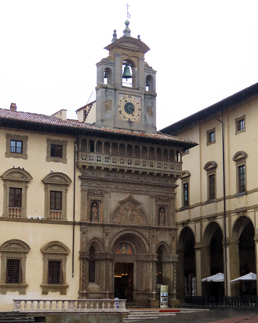 Palazzo della Fraternita dei Laici (Palace of the Lay Fraternity) by Bernardo Rossellino, Piazza Grande, Arezzo