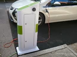 http://www.motorpasionfuturo.com/coches-electricos/de-plazas-de-aparcamiento-coches-electricos-y-civismo