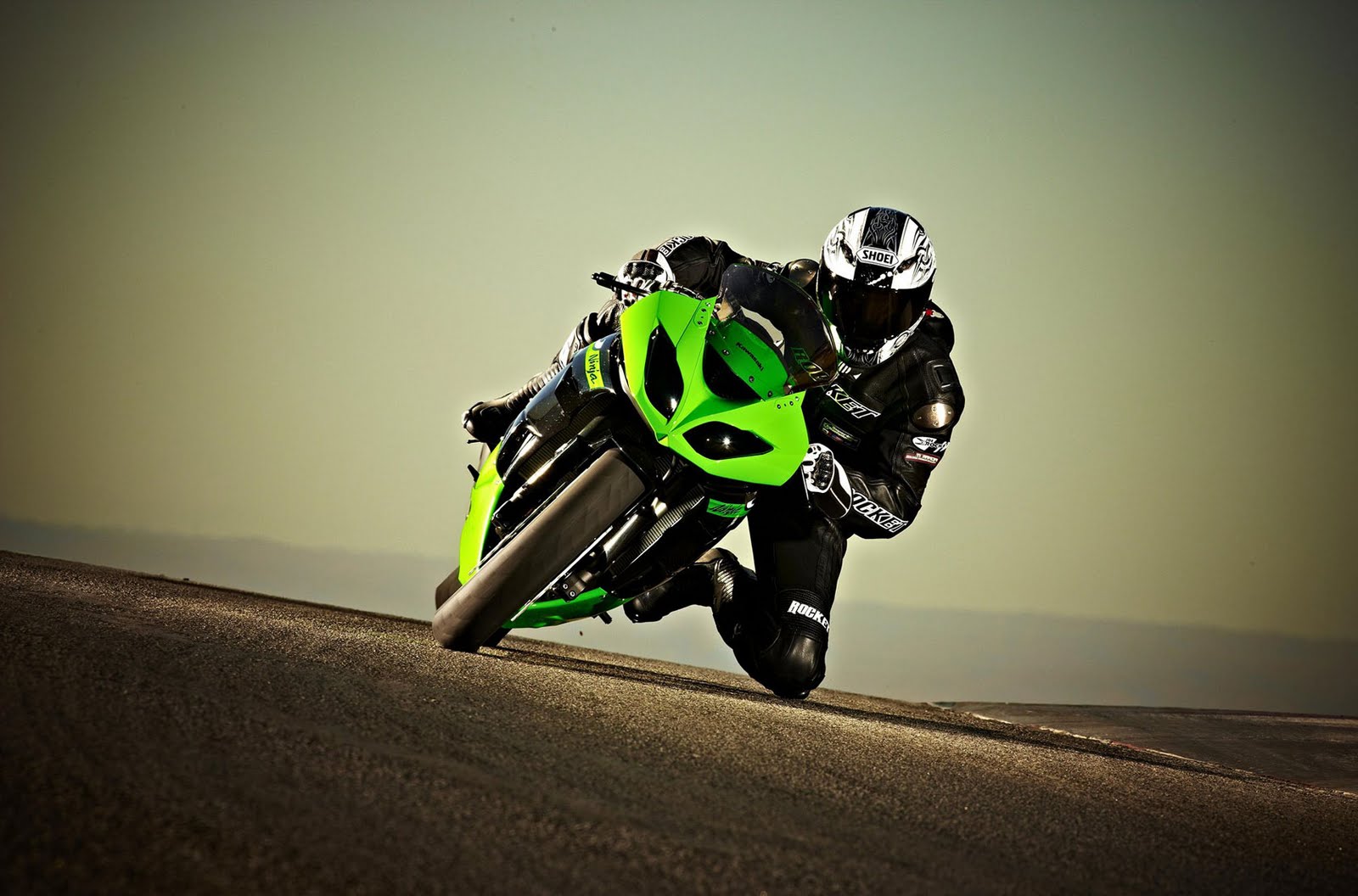 Kawasaki Ninja ZX 6R New Pictures Motor Cycles Sports