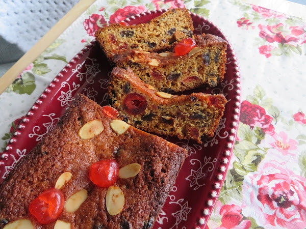 Mary Berry's Mincemeat Loaf Cakes