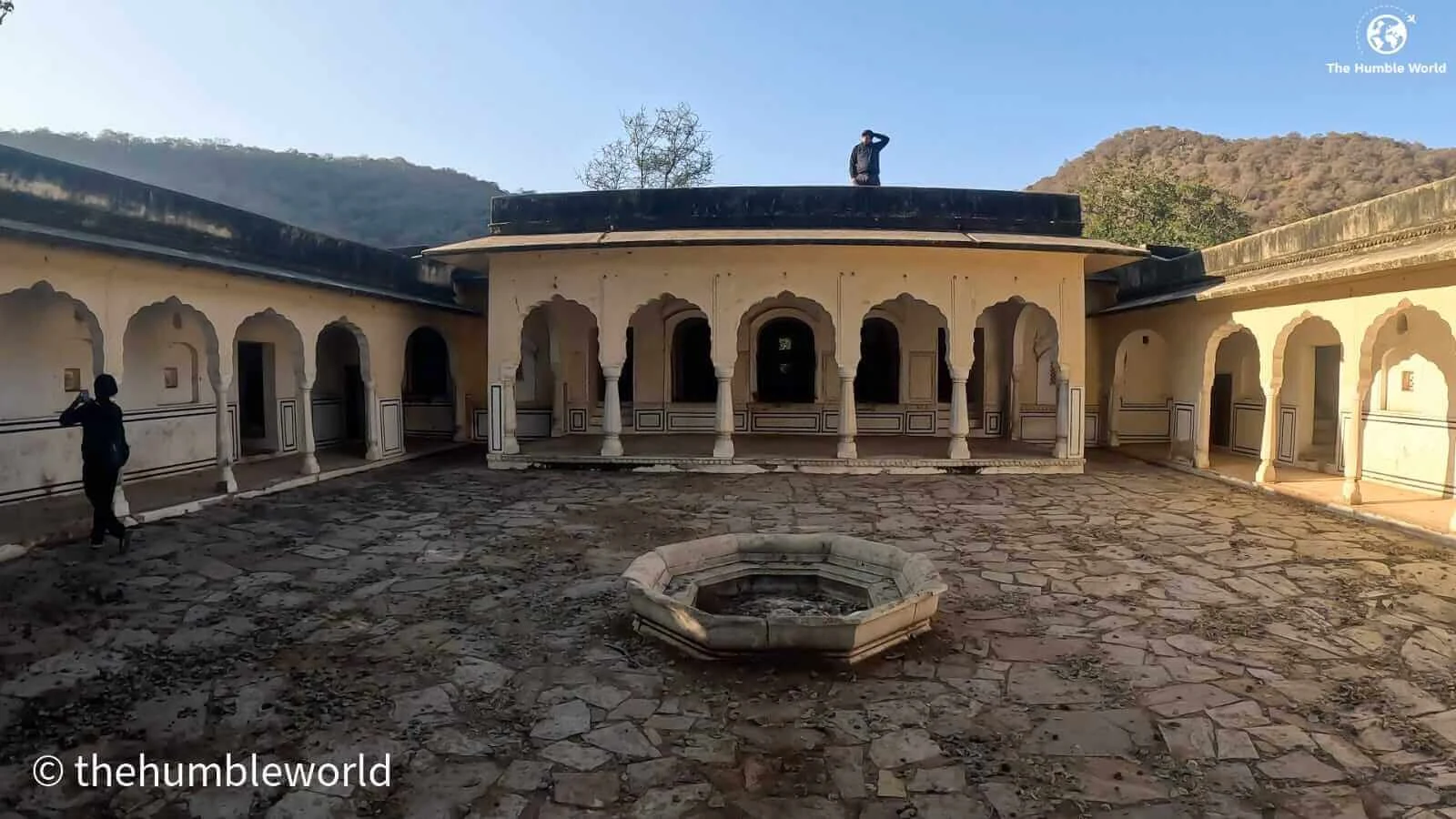 Abandoned Haveli inside Maila Bagh