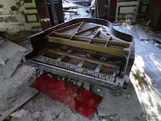 urbex-villa-manoir-Amélie-piano-jpg