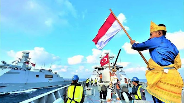 Bendera Merah Putih Berkibar Di Kapal Perang Turki