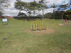 Aparelhos para ginástica no Parque do Carmo