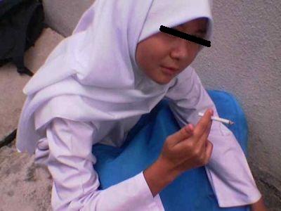 UNIT SEKOLAH RENDAH: Ramai kanak-kanak perempuan merokok