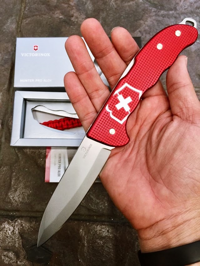 มีด Victorinox รุ่น Hunter Pro Alox (ของแท้)