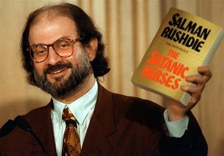 Kisah Salman Rushdie dan Kontroversi Buku The Satanic Verses