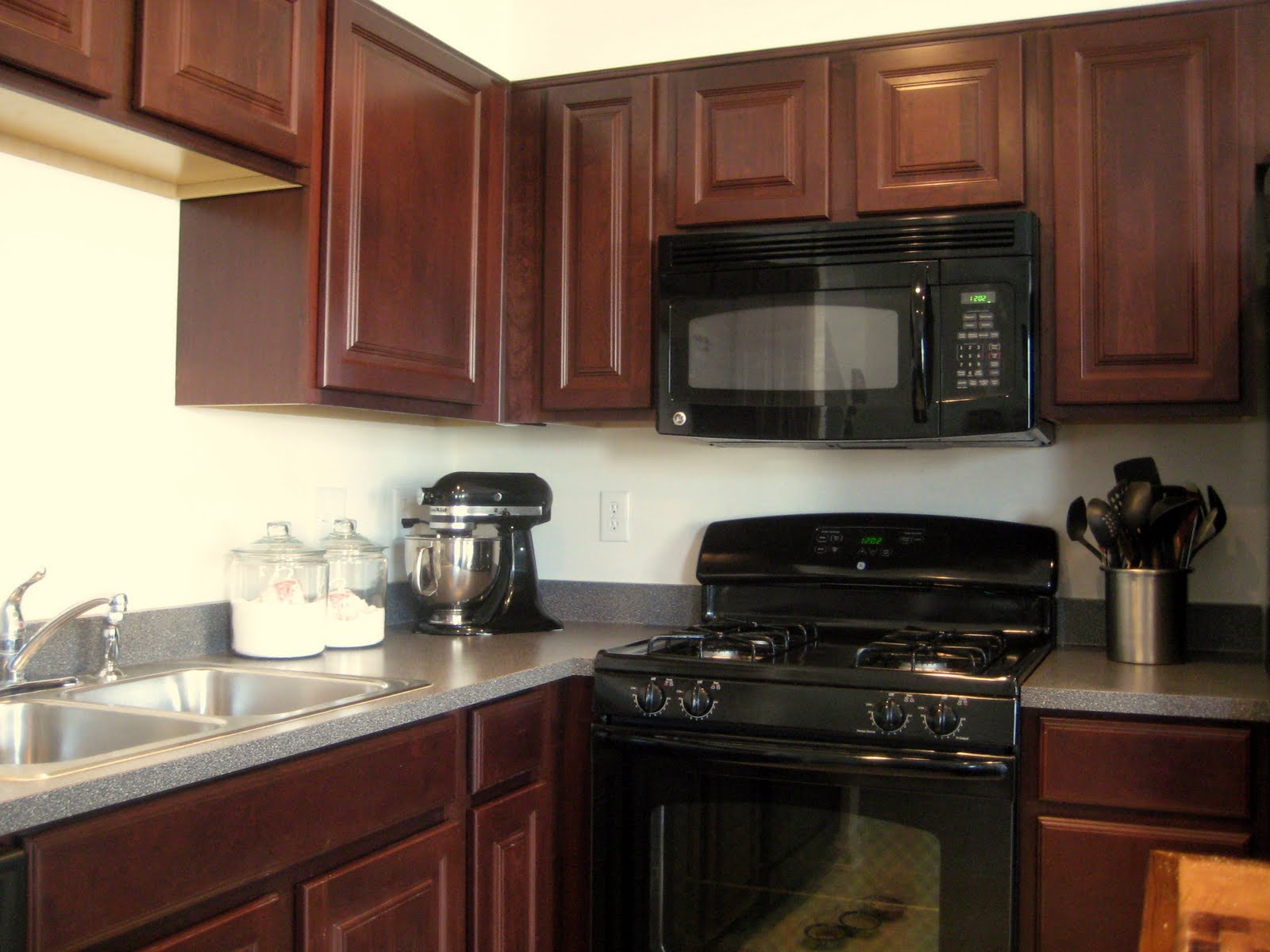 A Comfy Little Place of My Own: Chalkboard Backsplash