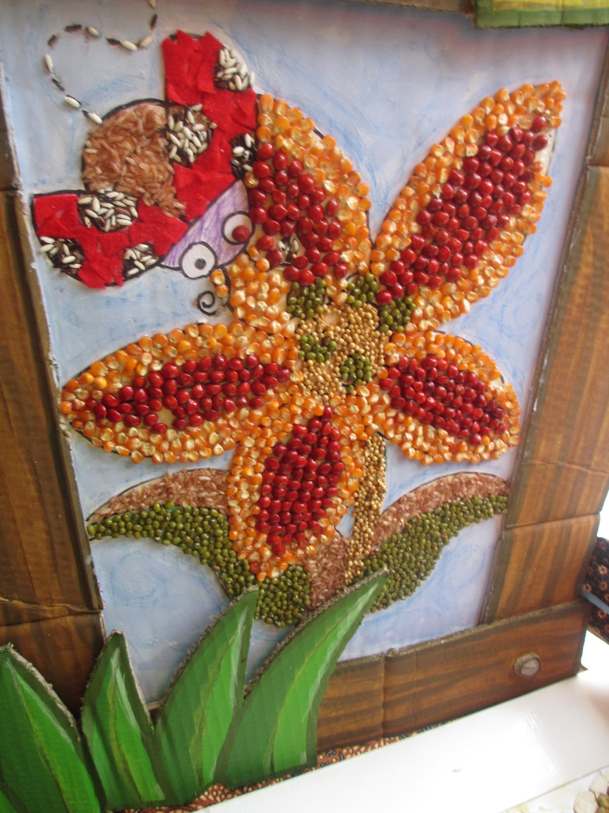 Gambar Mozaik Bunga Dari Biji Bijian Gambar Bunga