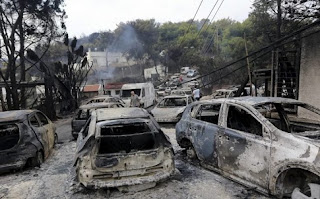 Τραγωδία στην Αττική με δεκάδες νεκρούς στο πέρασμα της πύρινης λαίλαπας