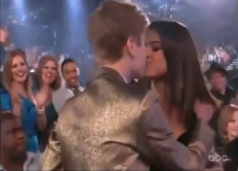 justin bieber selena gomez billboard awards kiss. Justin Bieber and Selena Gomez