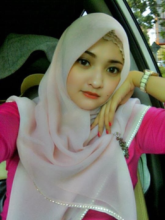 Foto Model Cantik Berjilbab