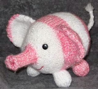 http://esunbeams.com/knittycat/patterns/NellietheElephantPeepPattern.pdf