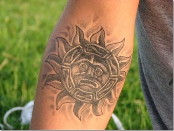 ombrage_de_soleil_symbole_aztque_tatouage