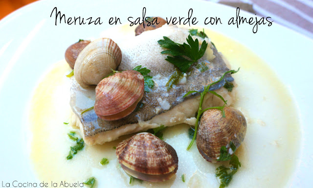 Merluza salsa verde almejas receta presentacion plato