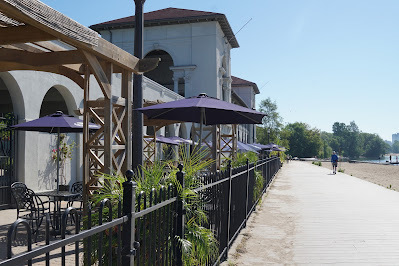 Sunnyside Pavillion Cafe on Sunnyside Beach