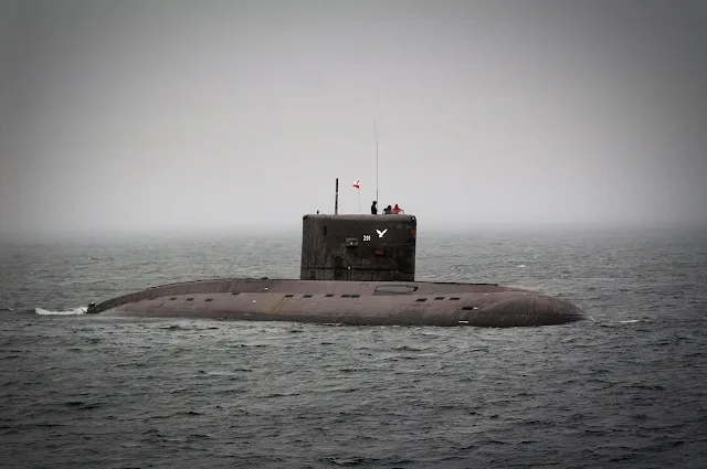 ORP Orzeł, submarino clase Kilo de la Armada polaca. (Foto de Tomasz Grotnik)