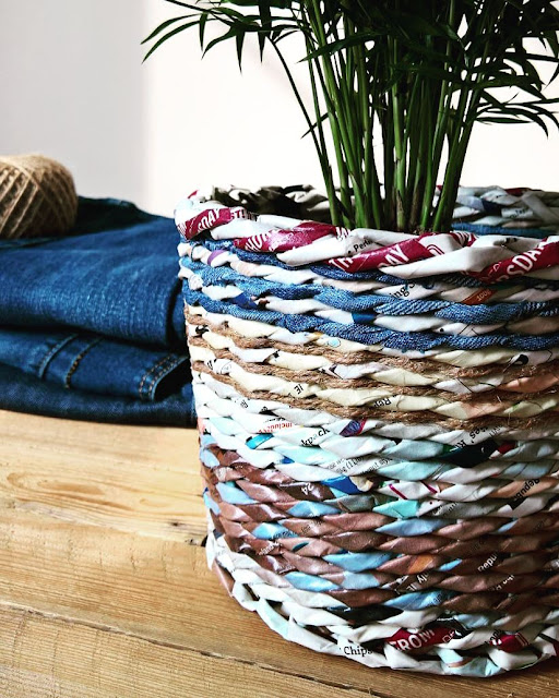 basket, flower pot, newspaper weaving, paper wicker, jeans, belt, recycle, papierowa wiklina, koszyk, pasek