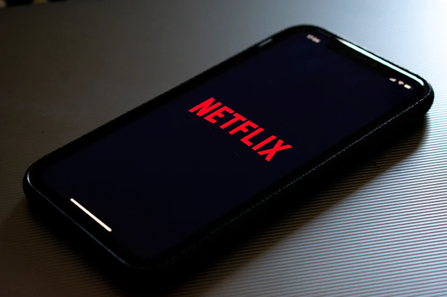 يضيف تطبيق Netflix زر قفل الشاشة لمنع اللمسات غير المقصودة