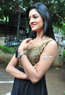 Actress VIMALA RAMAN MASALA Hot Desi Photoshoot Pictures Gallery