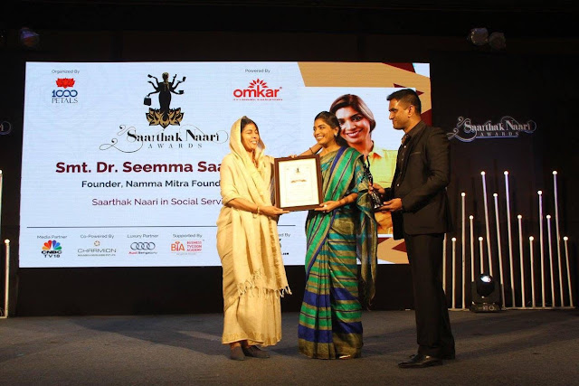 Prestigious Award “SAARTHAK NAARI” Confered to Dr Seema Saadikha