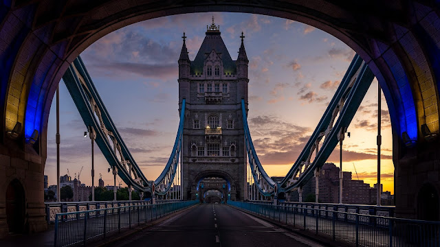 London (Anh) được biết đến là thành phố du lịch sầm uất bậc nhất thế giới. Dưới chân thành phố này có những địa điểm thú vị, thu hút du khách.