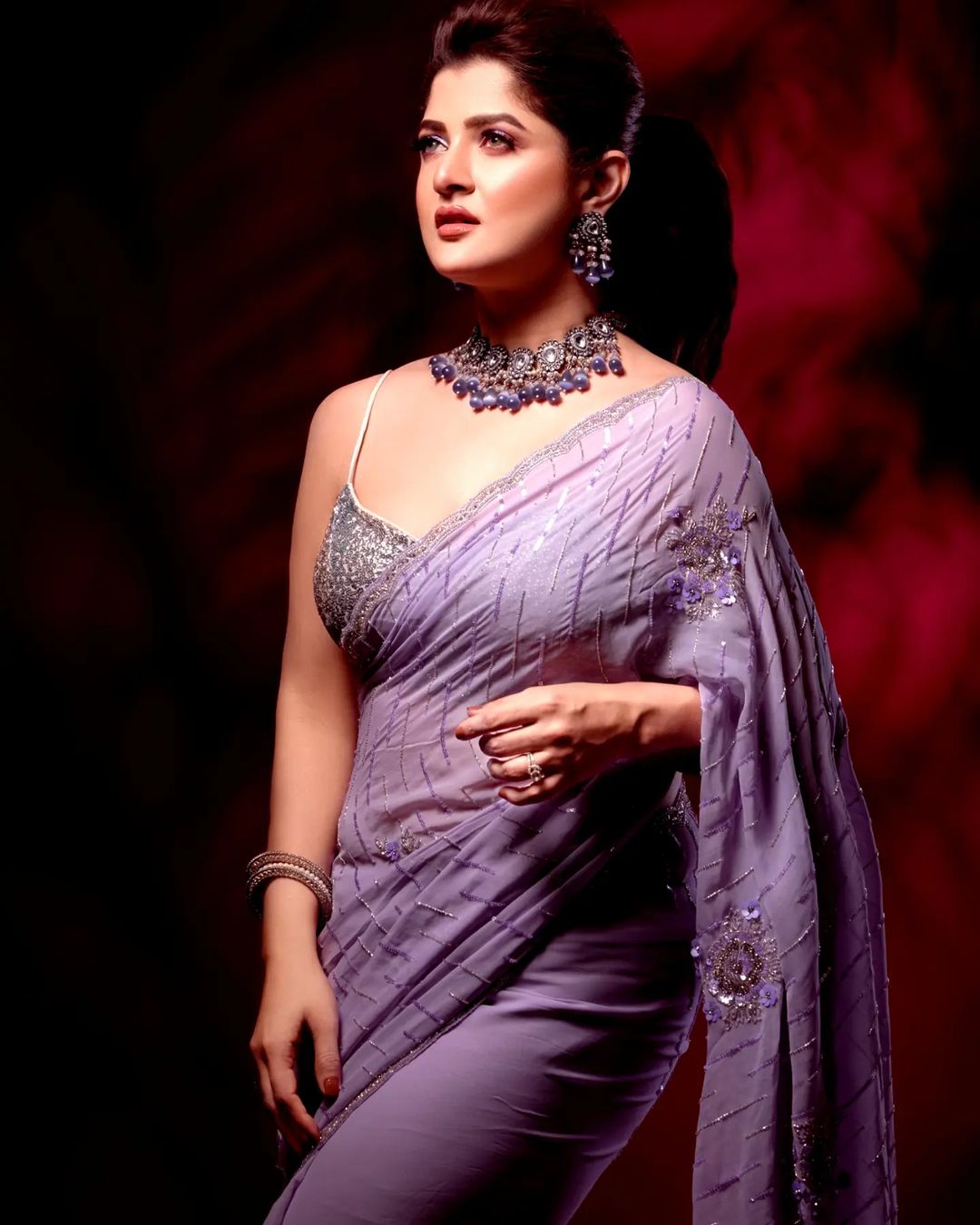 Srabanti-Chatterjee-looks-stunning-and-sexy-in-saree-04-Bengalplanet.com