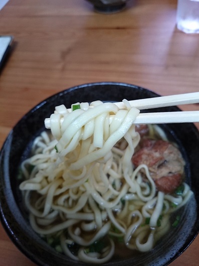 なんこつそばの麺の写真