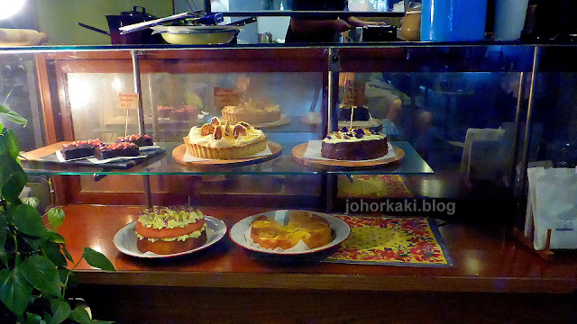 Cakes-Flowers-in-the-Window-Jalan-Dhoby-Johor-JB