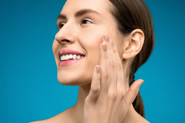 10 SECRET QUICK TIPS TO GET NATURALLY GLOWY SKIN