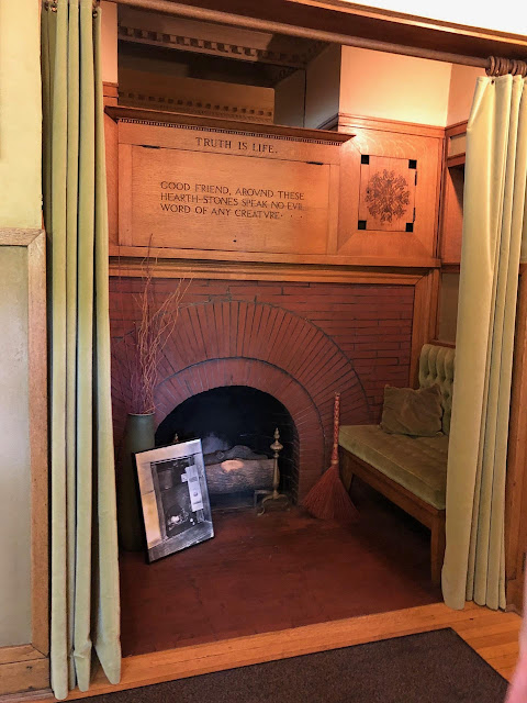 color photo of inglenook, Frank Lloyd Wright Home and Studio, 951 Chicago Avenue, Oak Park, Illinois