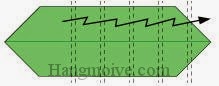 Bước 4: Gấp gấp khúc cạnh giấy.