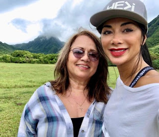 Nicole Scherzinger clicking a selfie with her mother Rosemary