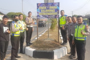 Kasat Lantas Polres Aceh Tamiang Edukasi Pengguna Jalan Raya Melalui Spanduk
