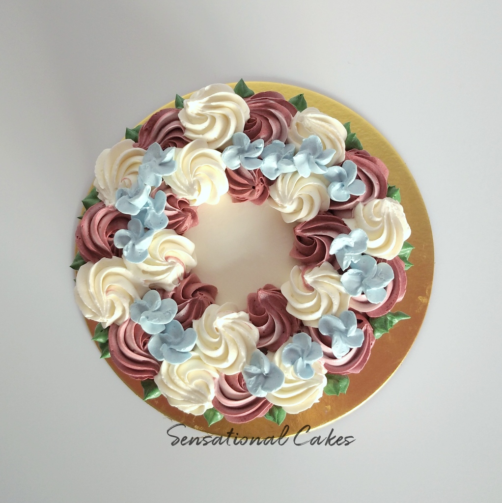 The Sensational Cakes Rosette Cream Anniversary Flora Wreath Buttercream Customized Cake Singaporecake Creamcake Cake Rosettecake Anniversarycake Sensationalcakes - the sensational cakes roblox theme 3d cake new customized