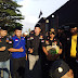 Keluarga Besar BPPKB Banten DPAC Rajeg Bagi Bagi Takjil di Jalan Raya Kukun Daon