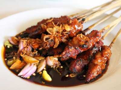 SATE AYAM MADURA SPESIAL SEDAPNYA....