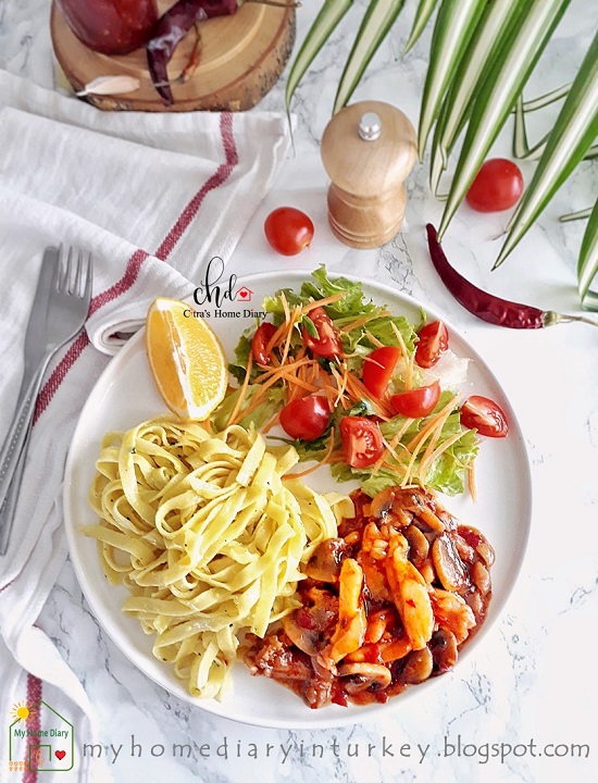 Sweet Chili Chicken with pasta. Restaurant copycat recipe / Sweet Chili soslu tavuk tarifi. | Çitra's Home Diary. #sweetchilisauce #sweetchilichicken #sweetchilitavuksoslu #tavuklokumchili #ayamasammanis