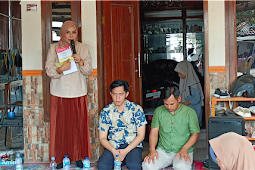 Okta Kumala Dewi  Kunjungi Warga Kp. Nibung Di Kemiri Tangerang