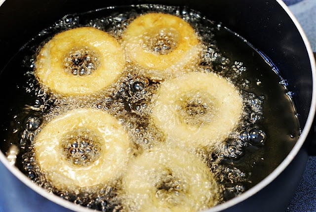  together with laced amongst tasty cinnamon together with nutmeg throughout How To Make Old-Fashioned Doughnuts: Step-By-Step