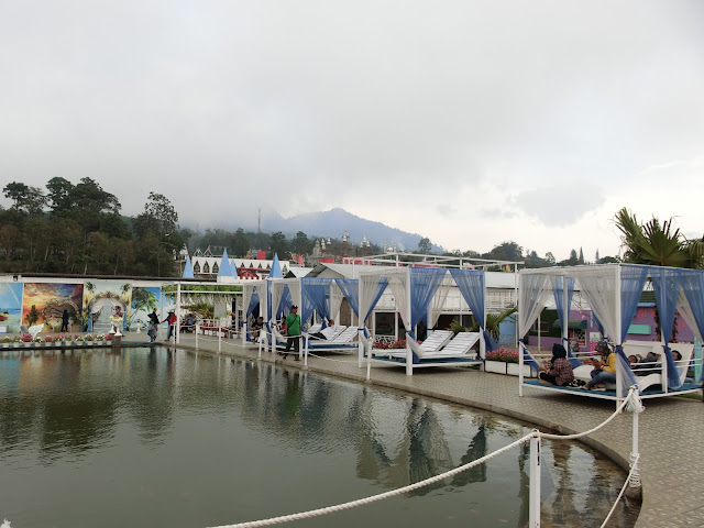 Indahnya Pemandangan di Taman Celosia Bandungan Semarang - habisliburan.com