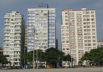 Terrible! The buildings in the city of santos sloping