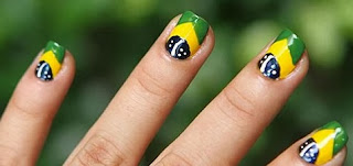 Modelos de unhas decoradas com as cores do Brasil