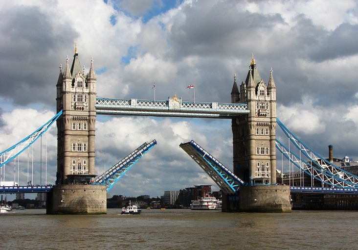 Tower Bridge, Jembatan Indah dari Zaman Victoria