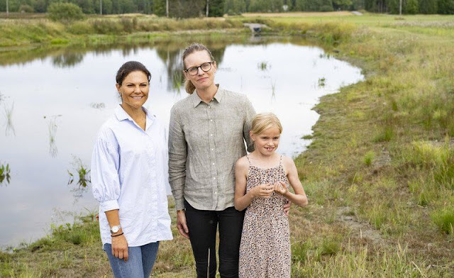Gardsjo farm is located near the lake Vansjö north of Morgongava in Heby. Crown Princess Victoria met farmer Louise Gardenborg