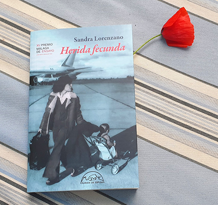 Portada de «Herida fecunda» de Sandra Lorenzano (Páginas de Espuma)