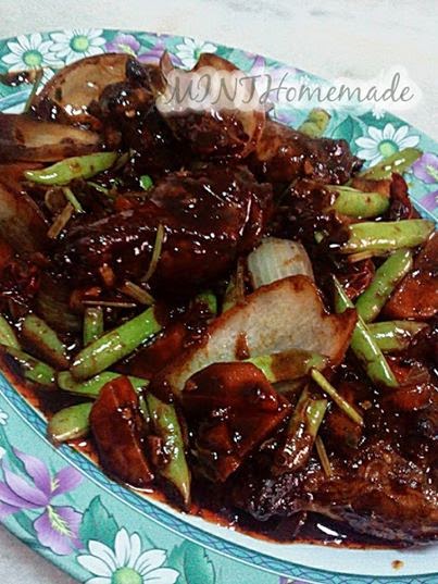 My mintroom: Ayam Cili Kering (stir fry)